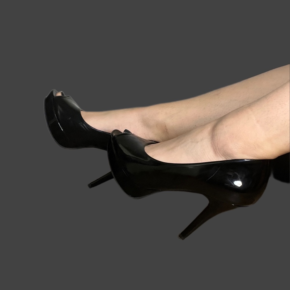 Patent black peep toe pumps